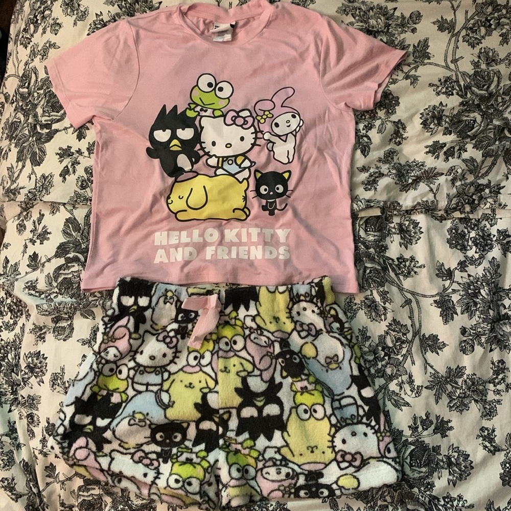 Hello Kitty and Friends🐱 🐸 🐰 🐶 🐧 2-piece Pajama Set